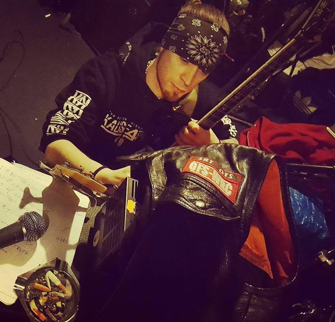 Kause4Konflikt's tweet photo. In shadow for the moment, but we work on a new WarCore shit!! 🔴⬛▶️#kause4konflikt #offensivewarcore #newtrack #getreadyforthebrawl https://t.co/RV6BvzUlrf