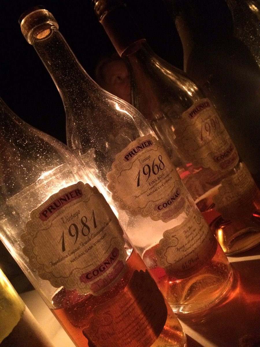 CognacPrunier's tweet photo. Proud of our cognacs vintages #cognacprunier #vintage #cognac https://t.co/bPp87mXP9i