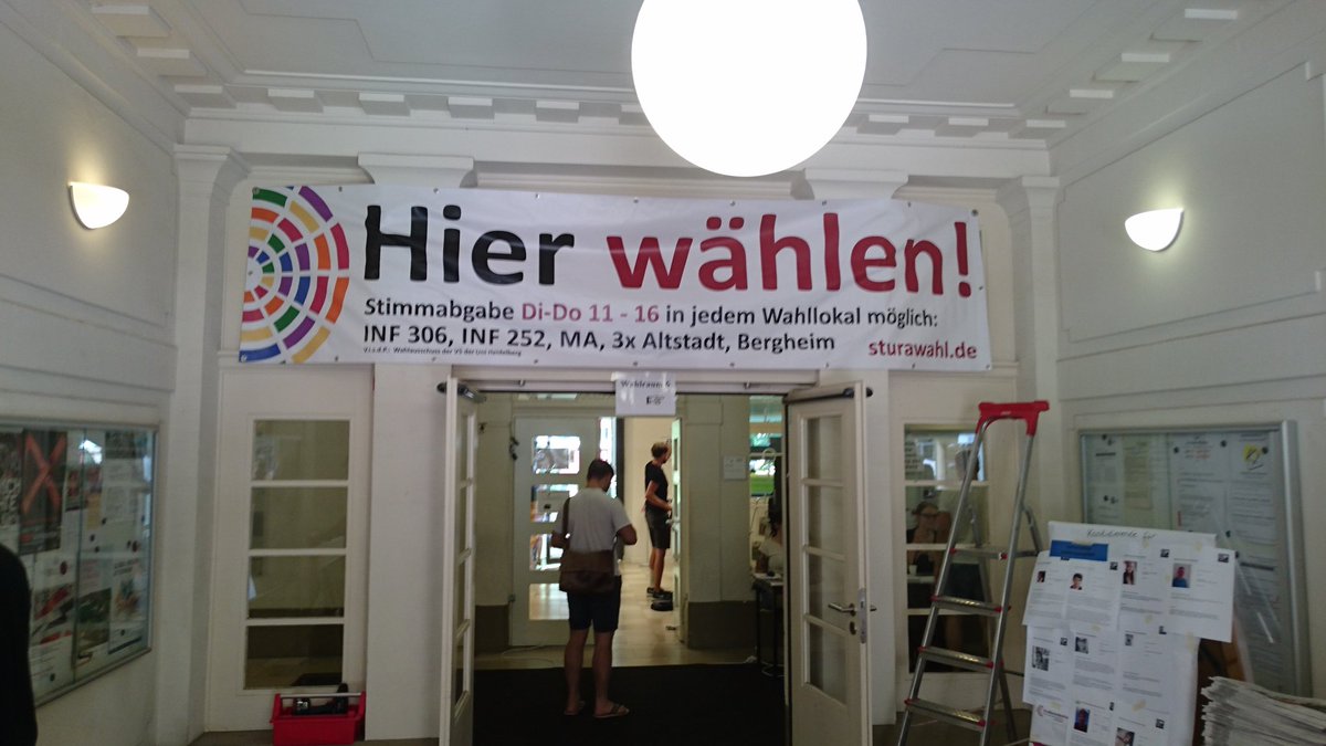 Heute hängen bzw.stehen nun auch mit etwas Verzögerung fast überall unsere Banner. Frohes Wählen! #StuRaHD #StuRaWahl17