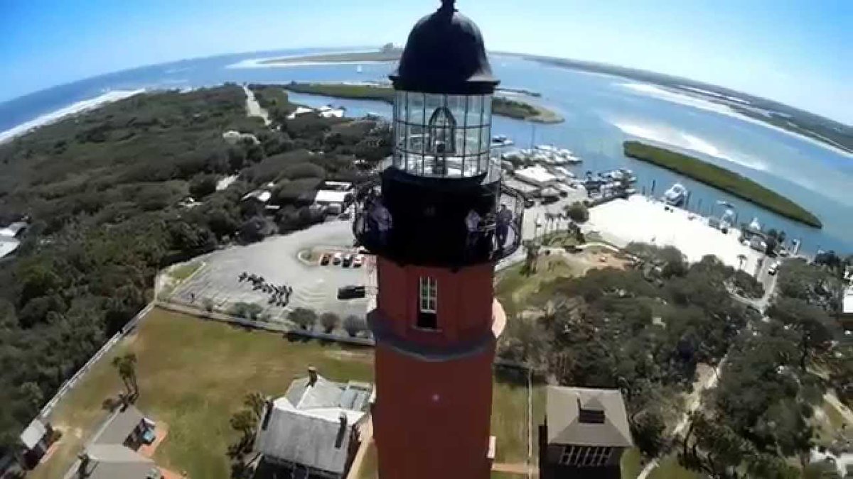 MuseosNavales's tweet photo. Fue construido en el año 1883, y sus 53 metros de altura lo convierten en el más alto del estado de Florida #PoncedeLeonInletLighthouse https://t.co/Wx9kNiBrsS