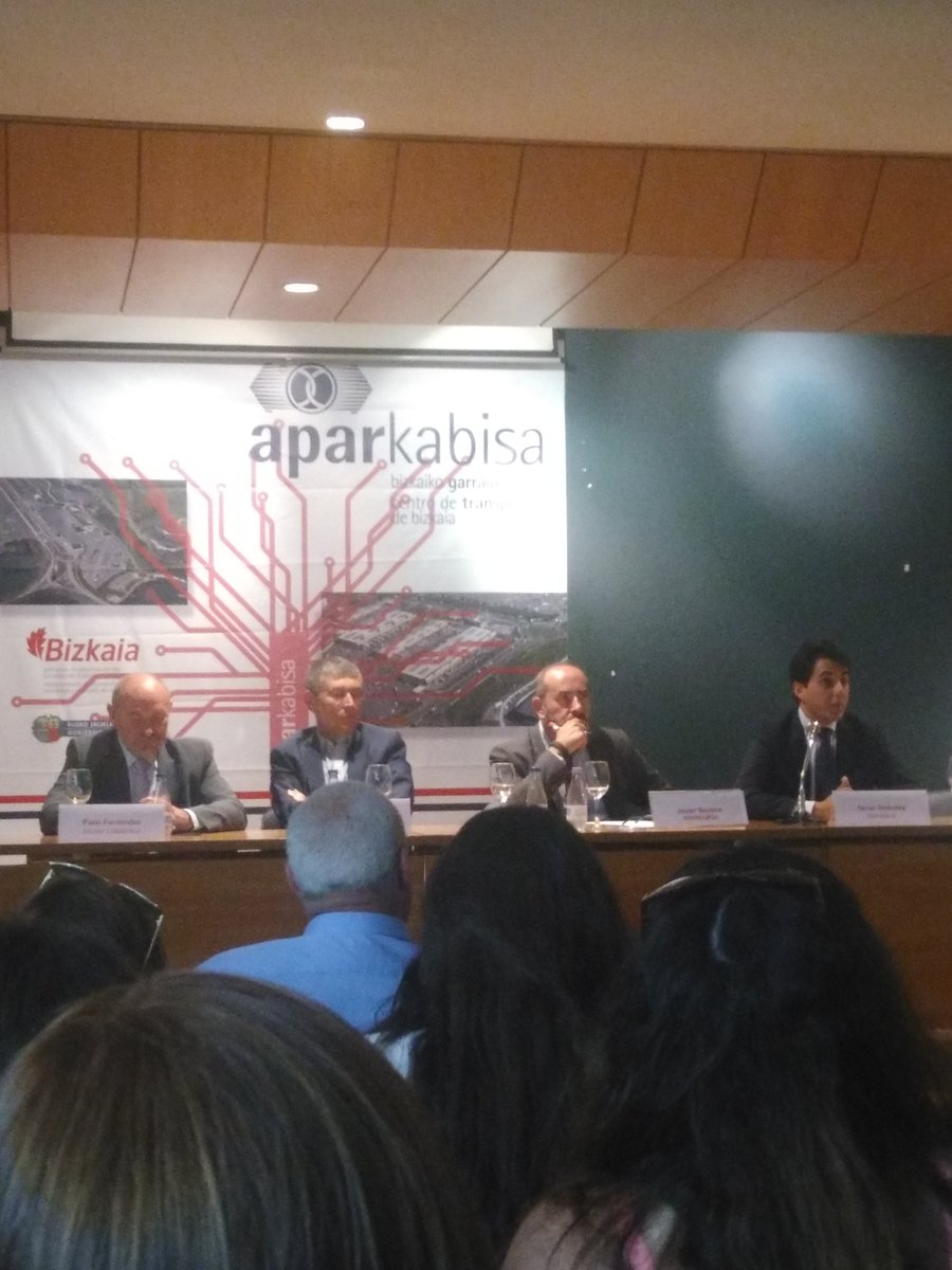 Bilbokolan's tweet photo. Interesantes intervenciones de representantes de empresas que funcionan @Lanzaderas_EES @BizkaiaEmprende #PicoYPala https://t.co/ISjJsfEdXH