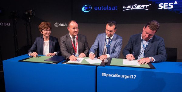 ESA and European space industry to join forces for "Satellite over 5G" initiative with support from ARTES #PAS17 
esa.int/Our_Activities…