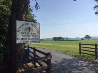 The official herd #GoldCup sign is now in place awaiting everyone's arrival a week today rabdf.co.uk/gold-cup <a href="/NMRgroup/">National Milk Records (NMR)</a> <a href="/KWfeeds/">KW Feeds</a>