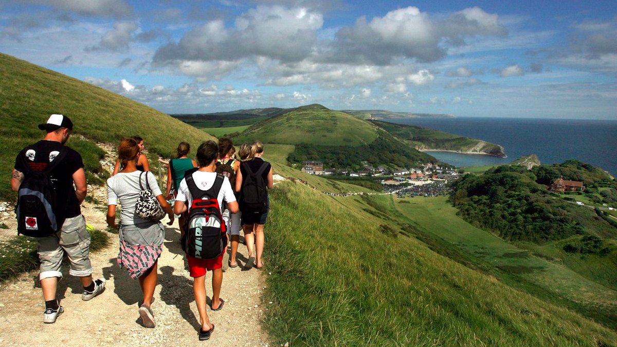 WeymouthOnline's tweet photo. Walkers vote South West Coast Path top of poll https://t.co/3mQkiLVahM https://t.co/FOt3E67zTT