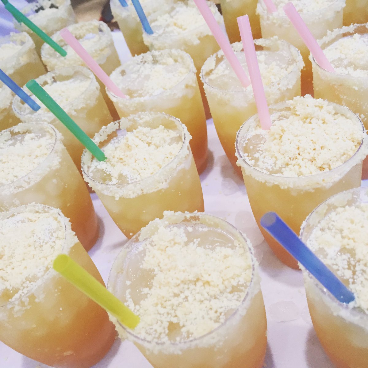 queseru's tweet photo. Aunque el calor ya lleva unos días con nosotros hoy #BienvenidoVerano y nosotros nos refrescamos con este #CoctelconQueso https://t.co/hti28g5Vlc