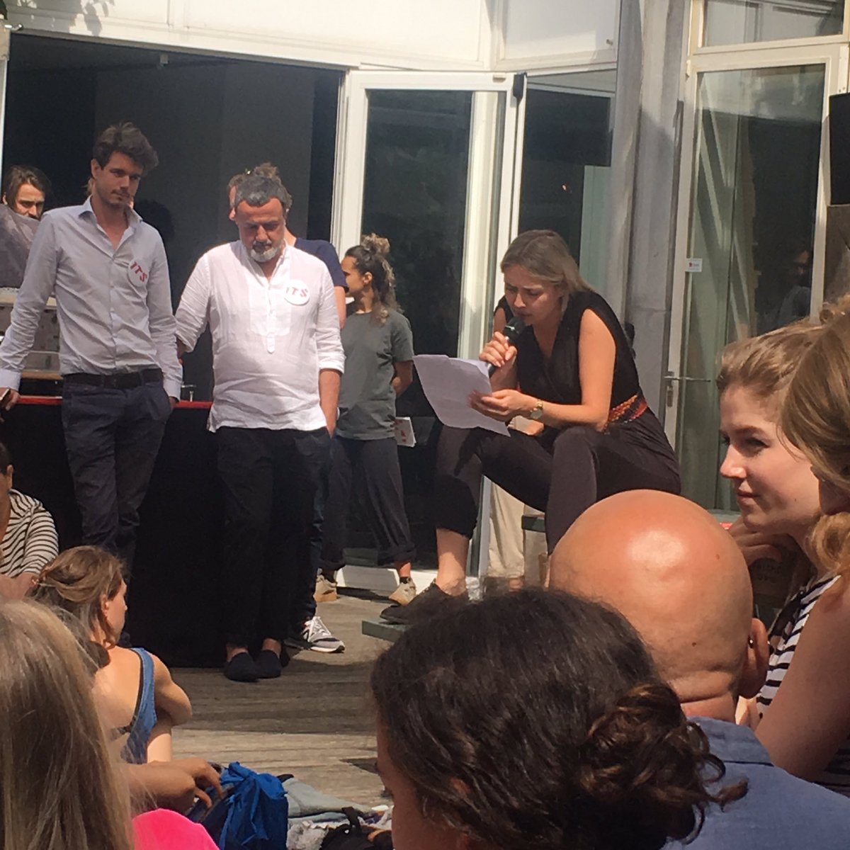 Superspeech van Daria Bukvic voor afstuderenden <a href="/ITSFestival/">ITS Festival</a> met 10 Gouden Regels. Wees onbeschaamd ambitieus en denk GROOT. Go go go!