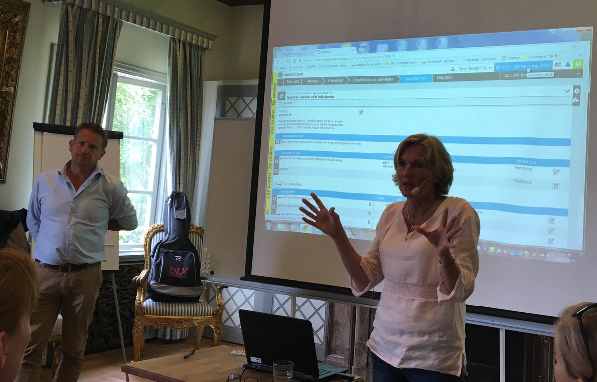 Alind61's tweet photo. @taplii och @MariaOlovsson1 om #ska & nytt i #stratsys och visst är systematiskt kvalitetsarbete kul 😊 lidskol #lkf #detärhördethänder https://t.co/pYEdvjQrO4
