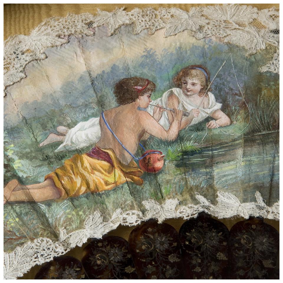 Anche i ventagli dipinti dell'800 parlano di #musicMW con le dolci note di un flauto 😀#CapraiCollection #MuseumWeek #MUSICDAY2017 #21giugno