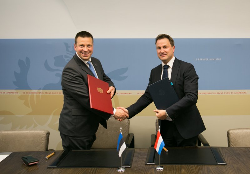 EconMinEstonia's tweet image. Agreement between two countries signed! #Estonia will open the world&apos;s first #dataembassy in Luxembourg. @ratasjuri @Xavier_Bettel