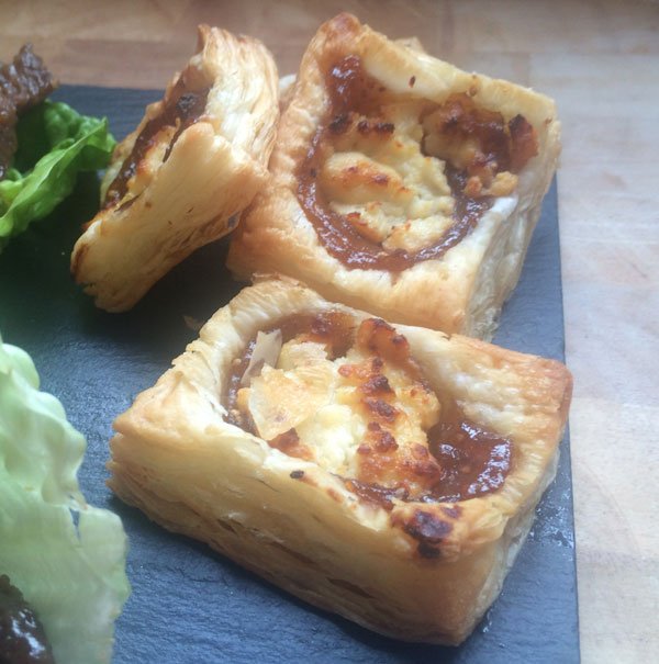 MammyJamias's tweet photo. It's #NationalPicnicWeek! Looking for picnic ideas? Try our #Fig and Goats Cheese puff pastry pizza bites https://t.co/xhKILUpxZx https://t.co/AsbNE05oa8