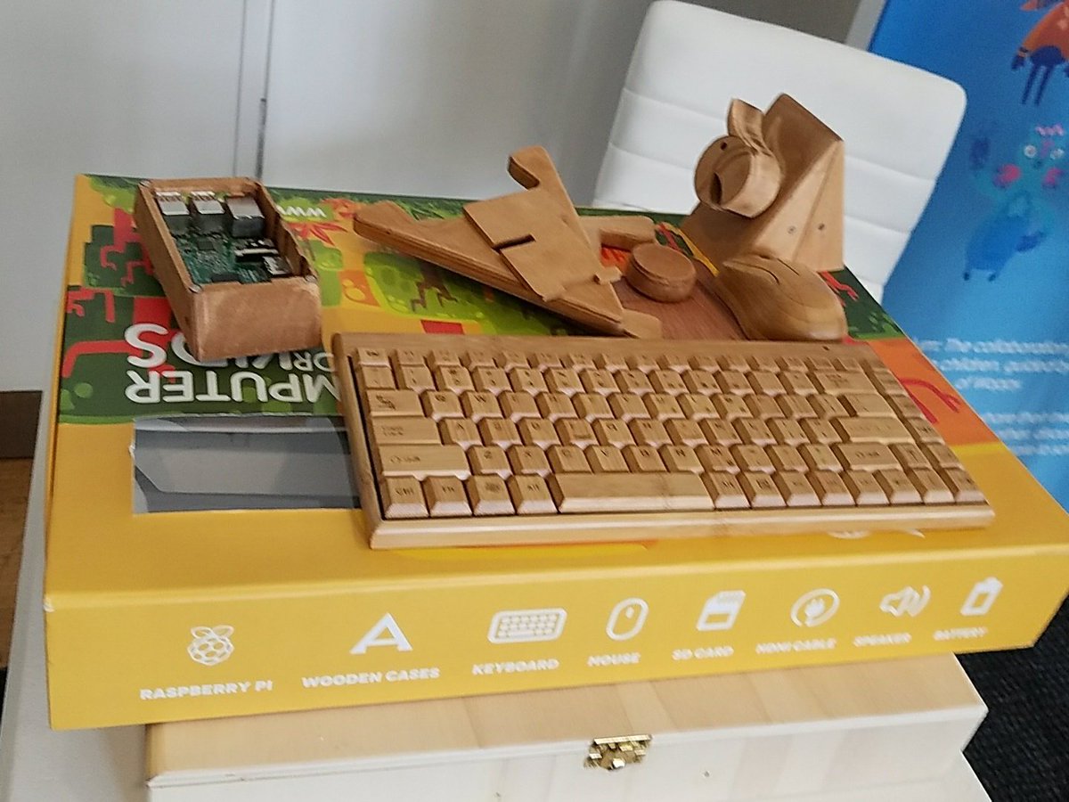 checkmark's tweet photo. #EdTechX17  #woppy collaboration platform for kids #RaspberryPi  cool! https://t.co/yuOxatRhqe