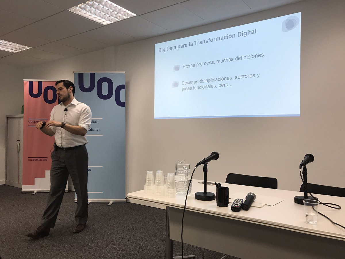 josepcurto's tweet photo. Álvaro Galan hablando de uso de #businessanalytics para la experiencia de cliente #UOCDataScience #bigdata https://t.co/74dWovmH3A