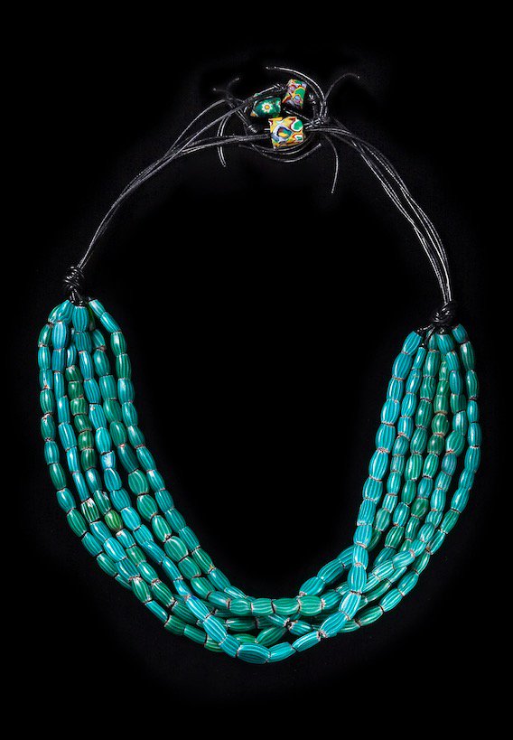 leadesign160's tweet photo. Expo vente @ C'est Léa ce week-end, perles et bijoux d' Afrique,des merveilles! #ethnique #shopping # Bruxelles https://t.co/T4E4ZwXXy5