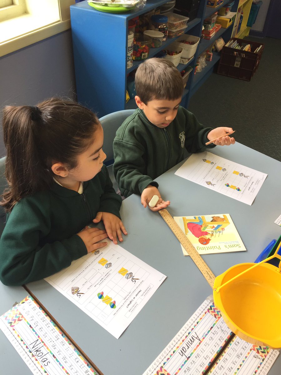 miray_ghantous's tweet photo. #measuringmass using balance scales #1G2017 @Sherwood_Grange https://t.co/KlbtgbKjiT