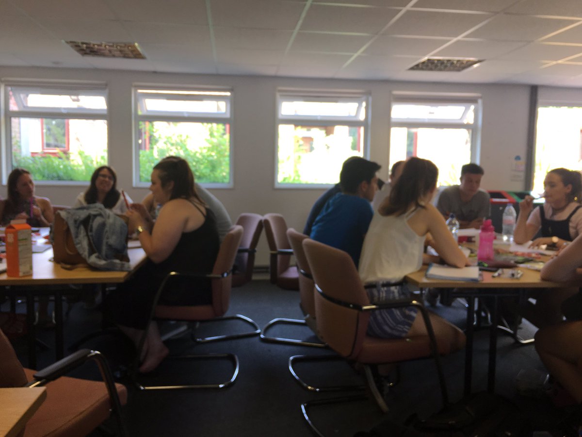 IanG80's tweet photo. Interdisciplinary ECG workshop in full flow; nurses, ODPs &amp; Paramedics @Beds_HCP @ParamedicsUK @TheBHF #UoBECG17 https://t.co/qAQgSSTczK