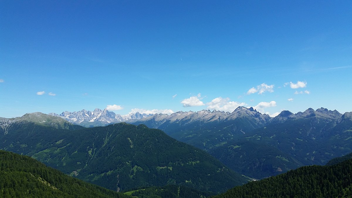 visitfiemme's tweet photo. #Fiemme #Solstiziodestate #solstizio #21giugno Buona #Estate! @GustoDolomiti @scigratis @DolomitSuperski @dolomiti_it @mountainblogit https://t.co/mxsthlVWKF