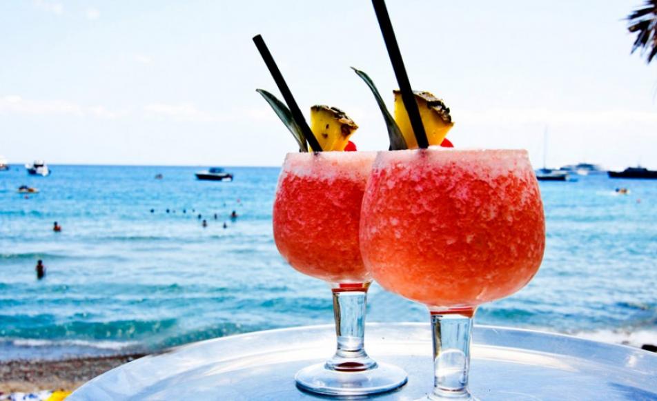 ScratchMagazine's tweet photo. You could be supping a cocktail or two with us #scratchsummerparty get your tickets now https://t.co/wqJpKINIuW #scratchstars17 #nails https://t.co/zJzaHyTJXO