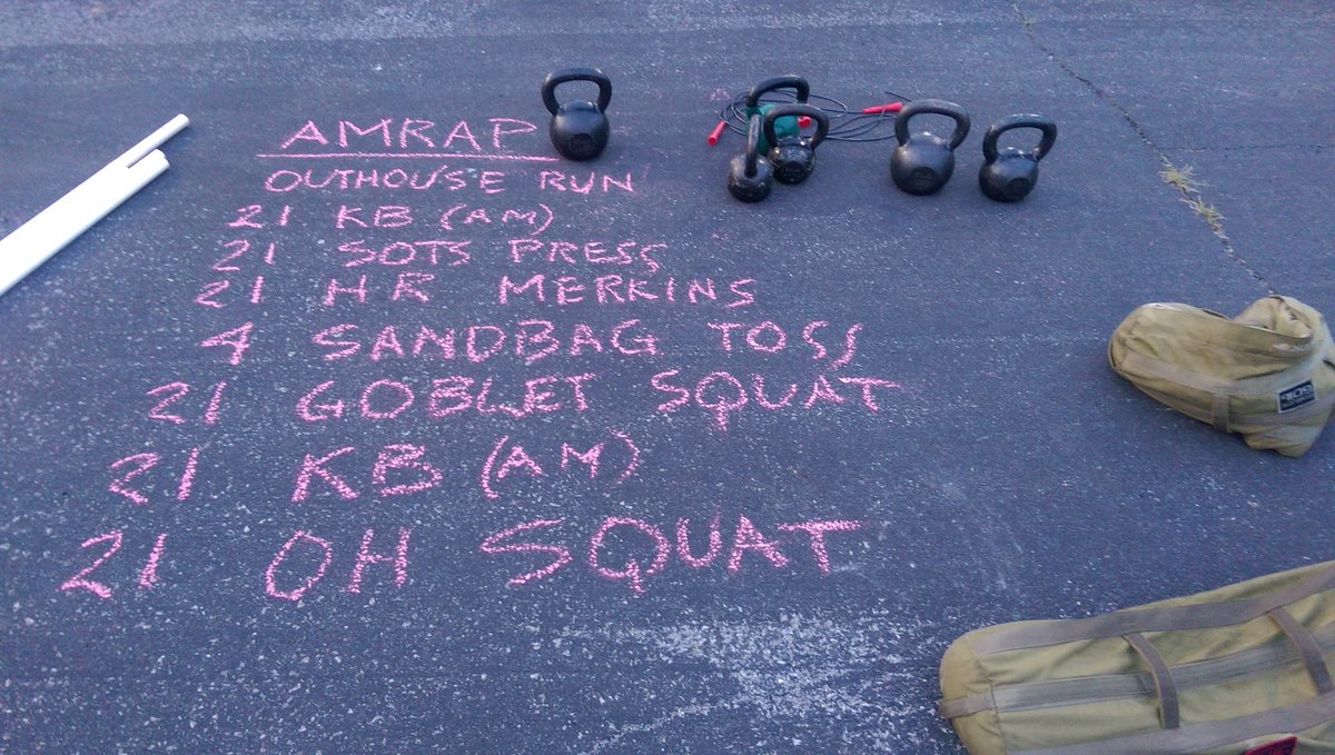 Ratchet_F3's tweet image. Ocho Hombres nailed three rounds+ this morning! #RopesNBells #kettlebells #sandbags #SummerSolstice2017 @F3Knoxville @F3Tennessee