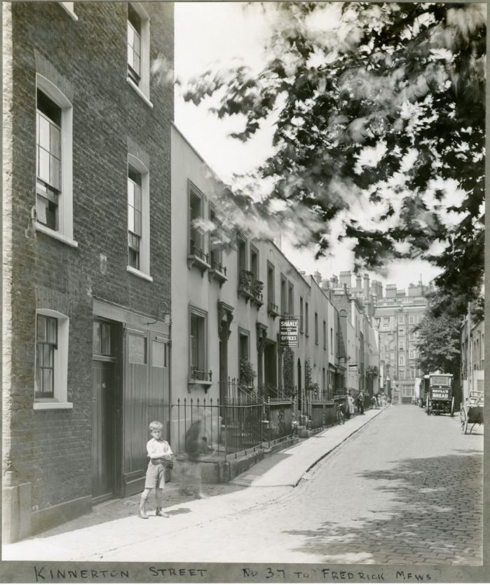 We just love this picture of beautiful old #Belgravia Kinnerton Street #Lettings #KnightFrank
