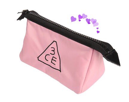 ___TWICE_k's tweet photo. ソンムル企画🕊

間違えて2つ買ってしまったのでセットでプレゼントします！

①3CEポーチ
②TONYMOLYハンドクリーム

♡参加方法
このアカウントをフォロー＆このツイートをRT

〆切はまだ決めてないので後日ツイートします！
たくさんの参加まってます😉
#ソンムル企画 https://t.co/qhwVnTVtTY