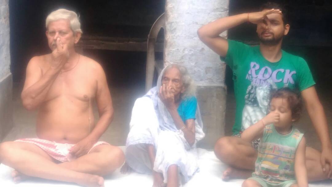 jmsramjmd's tweet photo. #InternationalYogaDay 
#FOURGENERATION 
IN my home four generations were doing yaga together!!!!!! 😀😀😁😇 https://t.co/t1ReUw96Fp