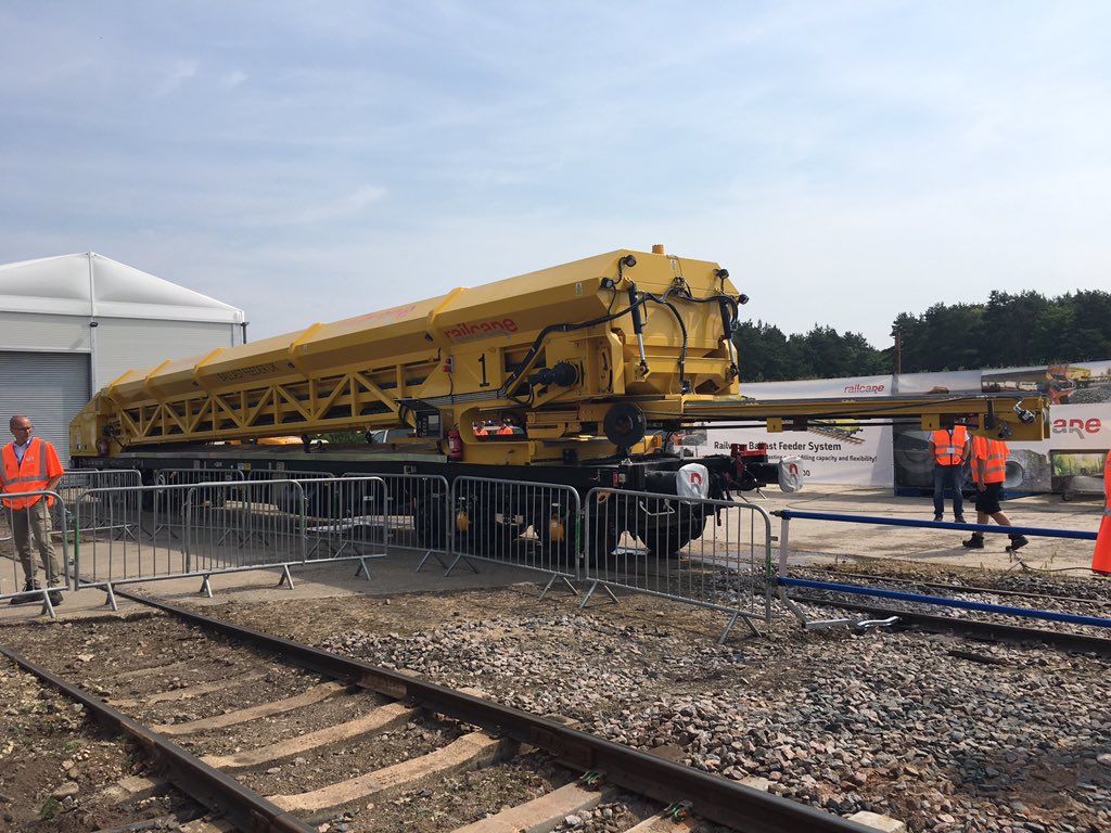 👋🏻 from sunny Rail Live ☀️. Demonstrations, stand E7 #RailLive