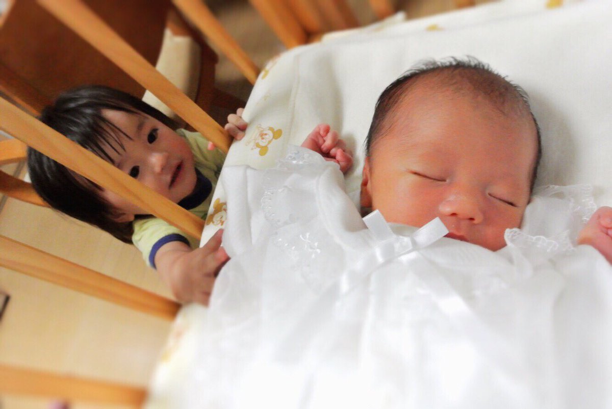 yukapi_xx's tweet photo. 今日無事に退院することができました(*˙˘˙*)!
改めまして、千寿(ちひろ)くんです( ¨̮ )
3345ｇで産まれてきました！
まことよりかなり大きめの元気な男の子♡
お兄ちゃんになったまことの成長も、ちひろのこれから成長もとても楽しみです( *´꒳`* ) https://t.co/NTN6ZzdNtd