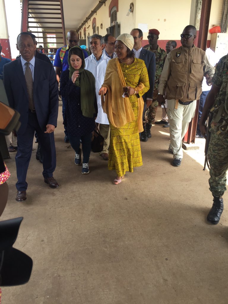 nialenkita's tweet photo. Visite présidente fondation #prosmi au chu Ignace Deen #prosmi en compagnie du chef du gouvernement https://t.co/KDm3gTa4NF