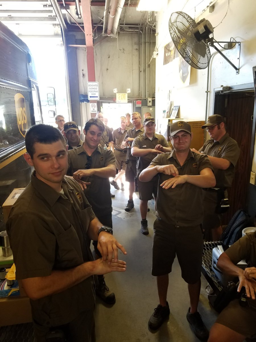 zackups1's tweet photo. The turgor test. Union center is hydrated @stl1mtk @CP_UPSers https://t.co/i7wDF8Iwg1