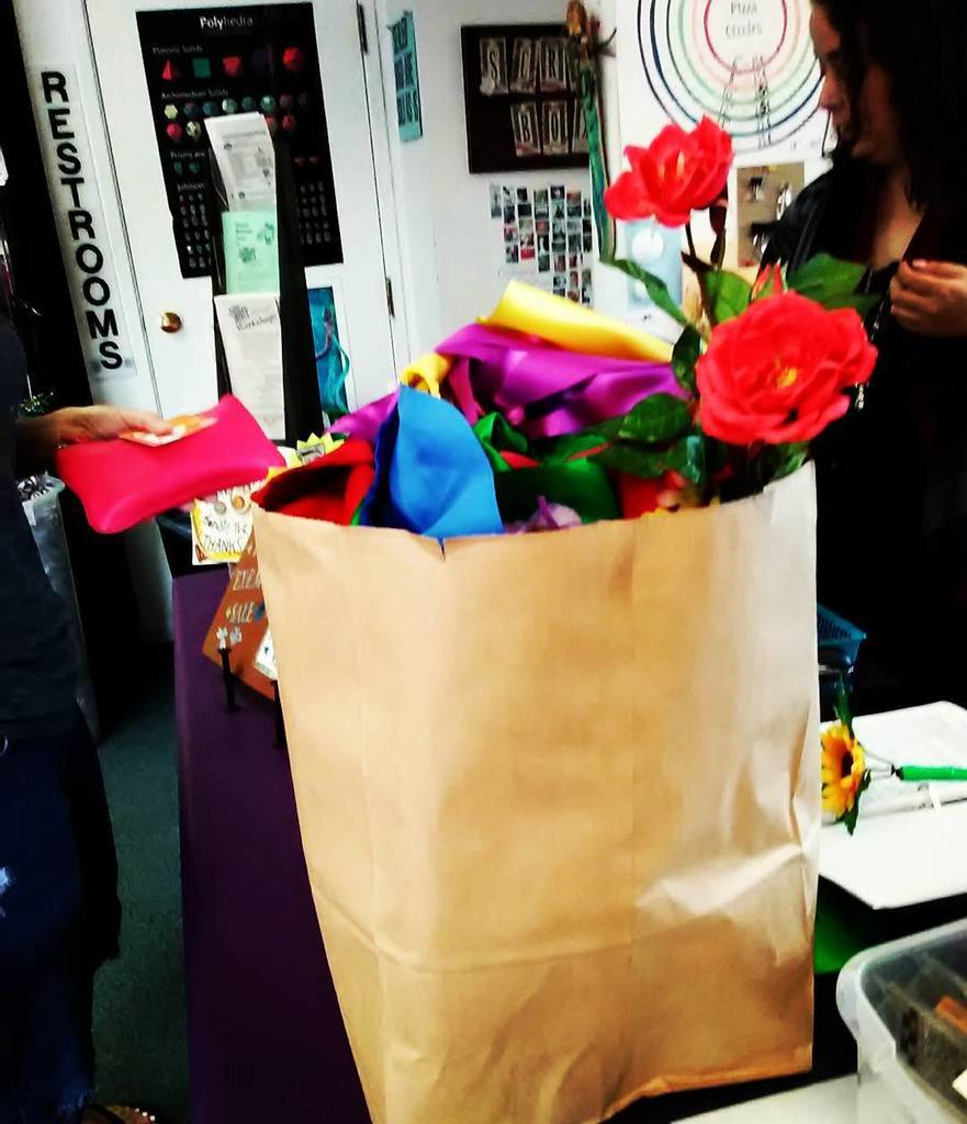 TheScrapBox's tweet photo. School's out for summer! Fill a bag for a summer full of fun. Bring a bag to the cottage or hotel.🎨 We have fake f… https://t.co/MK9hHlO4B6 https://t.co/DWuZAqevIK