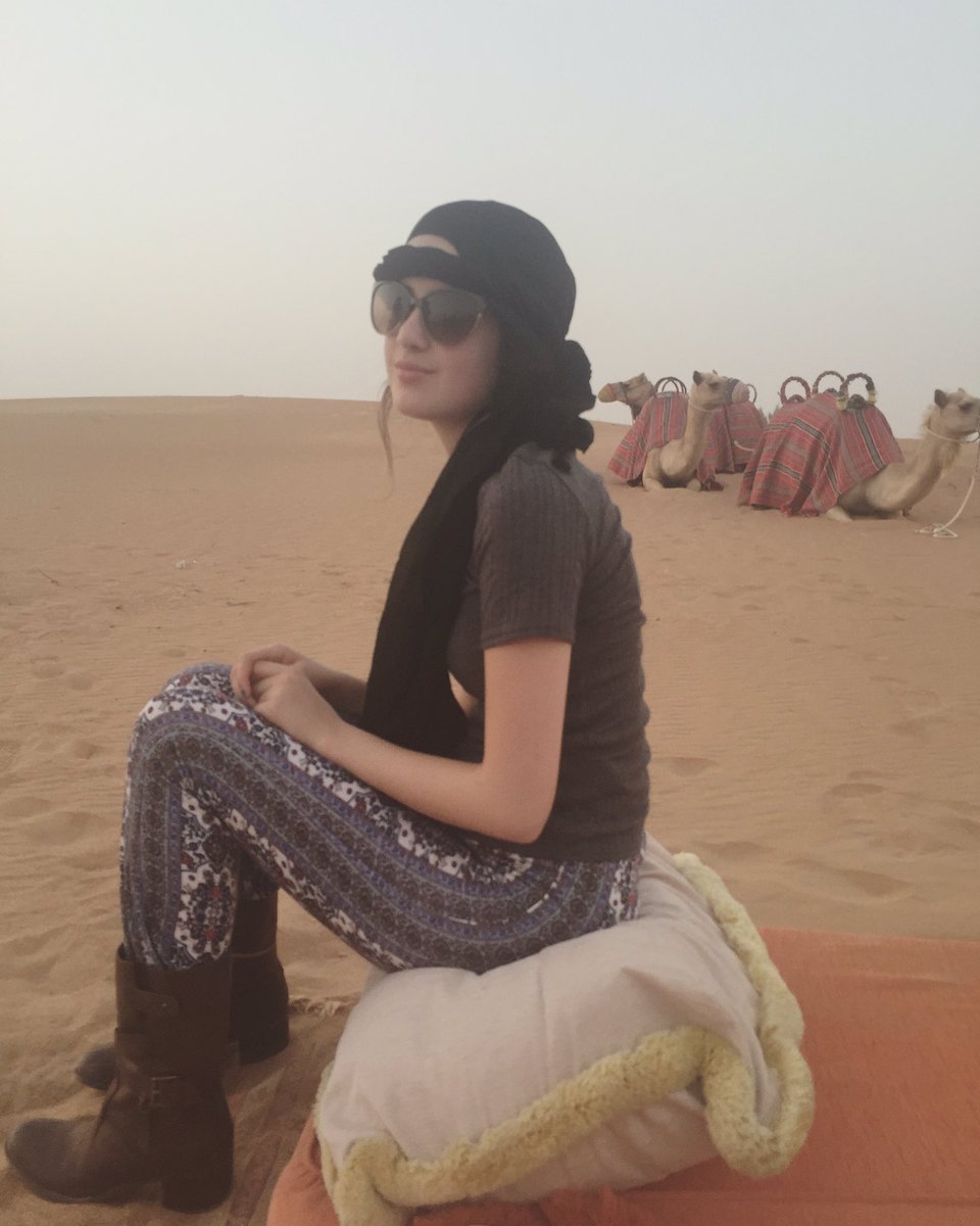 lauramarano's tweet photo. Haaaaaaappy Wednesday 😏🐫🐪 https://t.co/JZJKUA7EoS