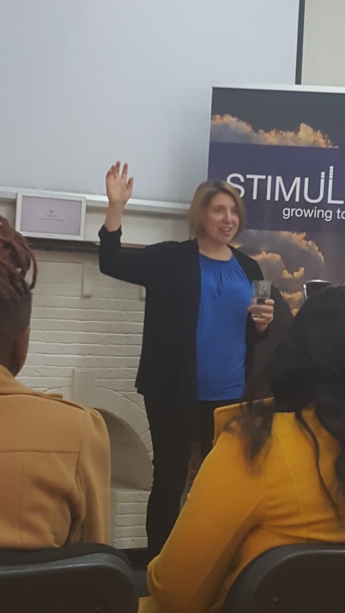 EdithUtete's tweet photo. #CreatingCode with @justjessdc @StimulusHub @usembassyharare https://t.co/WDI0a0qffR