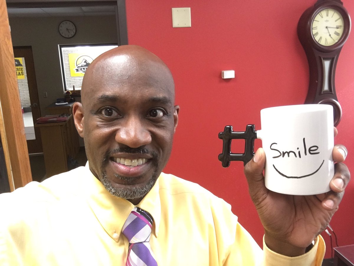 D4Griffin3's tweet photo. Today is #NationalSelfieDay!!! I think I will participate. #Smile Thank you for the #HashTagMug @MsMandiAyala #PumasRoar https://t.co/yfDdsKYZjC