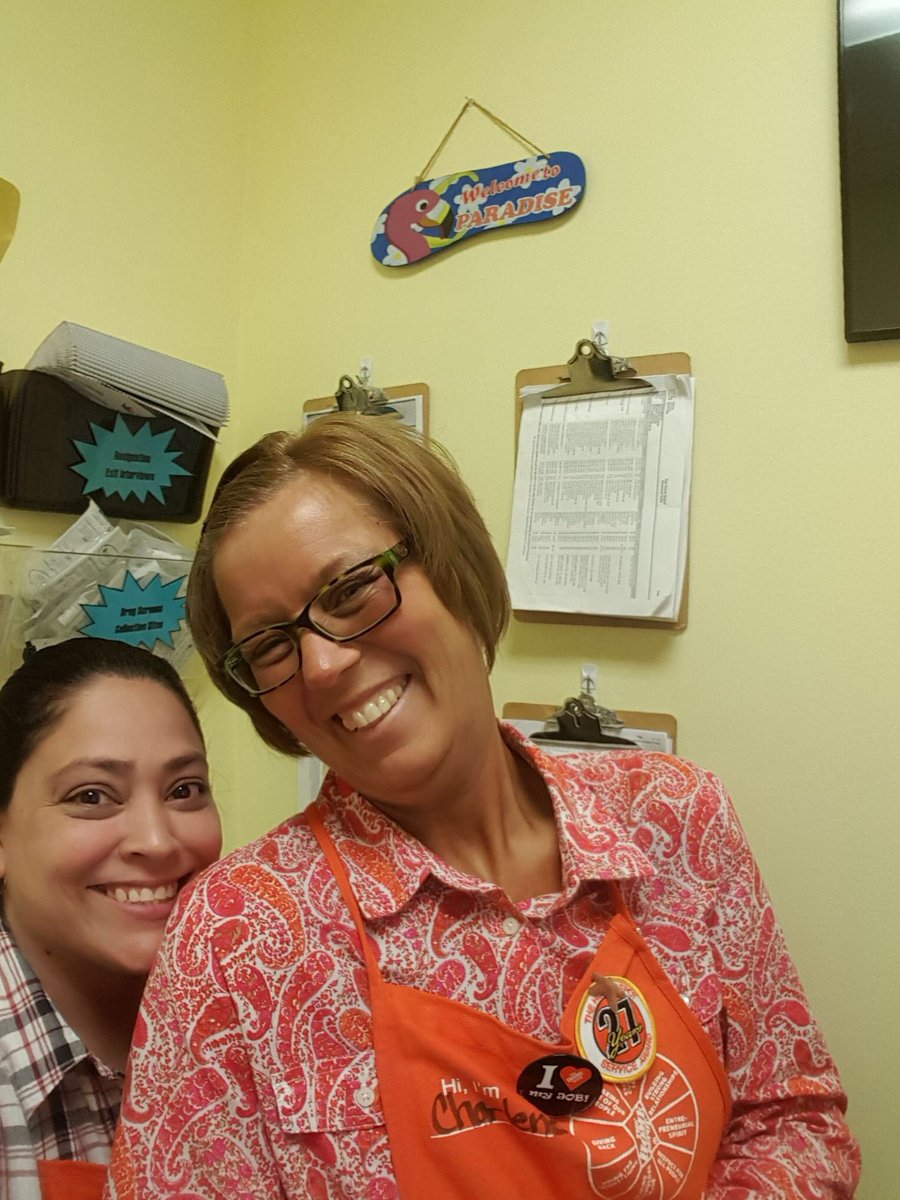 HomeDepot2773's tweet photo. National selfie day @HomeDepot2773  #MWJune2017 @MarcG_2773 @SallyGansiorTHD @asm212230 https://t.co/PuLAj9gyRw