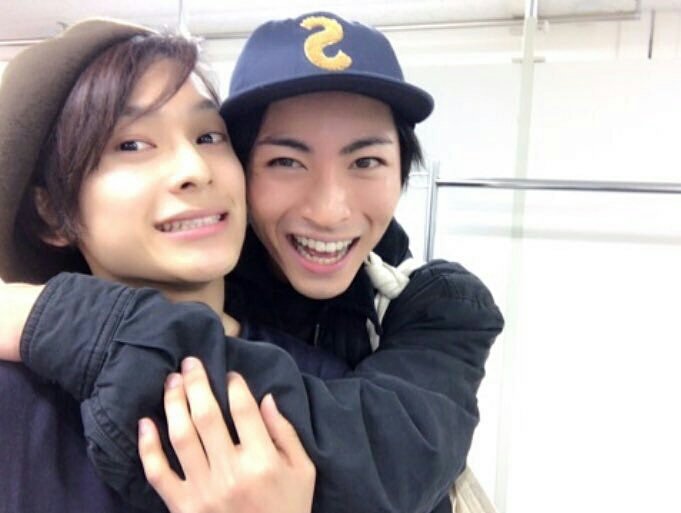 g00slat's tweet photo. ありがとう、93年コンビ。

啓太くんも含め
初演烏野ファミリーは
ずっとずっと大好きです。 https://t.co/BgS0LGuHCl