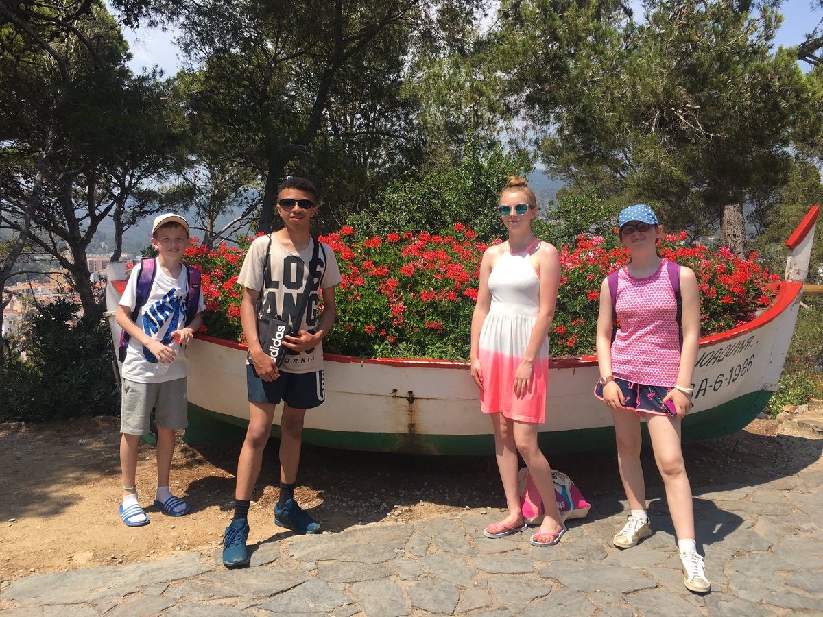 mllemccormack's tweet photo. Vamos! #ahsbarcelona17 @AldersleyHighSc https://t.co/0BpOHXqBlq