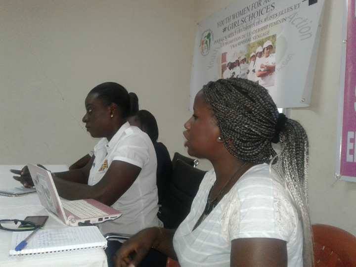 nenemaricou's tweet photo. A NGOR avc les filles de @keurmam echange sur l'axe stratégiqu sante et bien etre ds series d'action pr 1 fort plaidoyer sur #Demdiv @YWASN https://t.co/tYwmeTqeyR