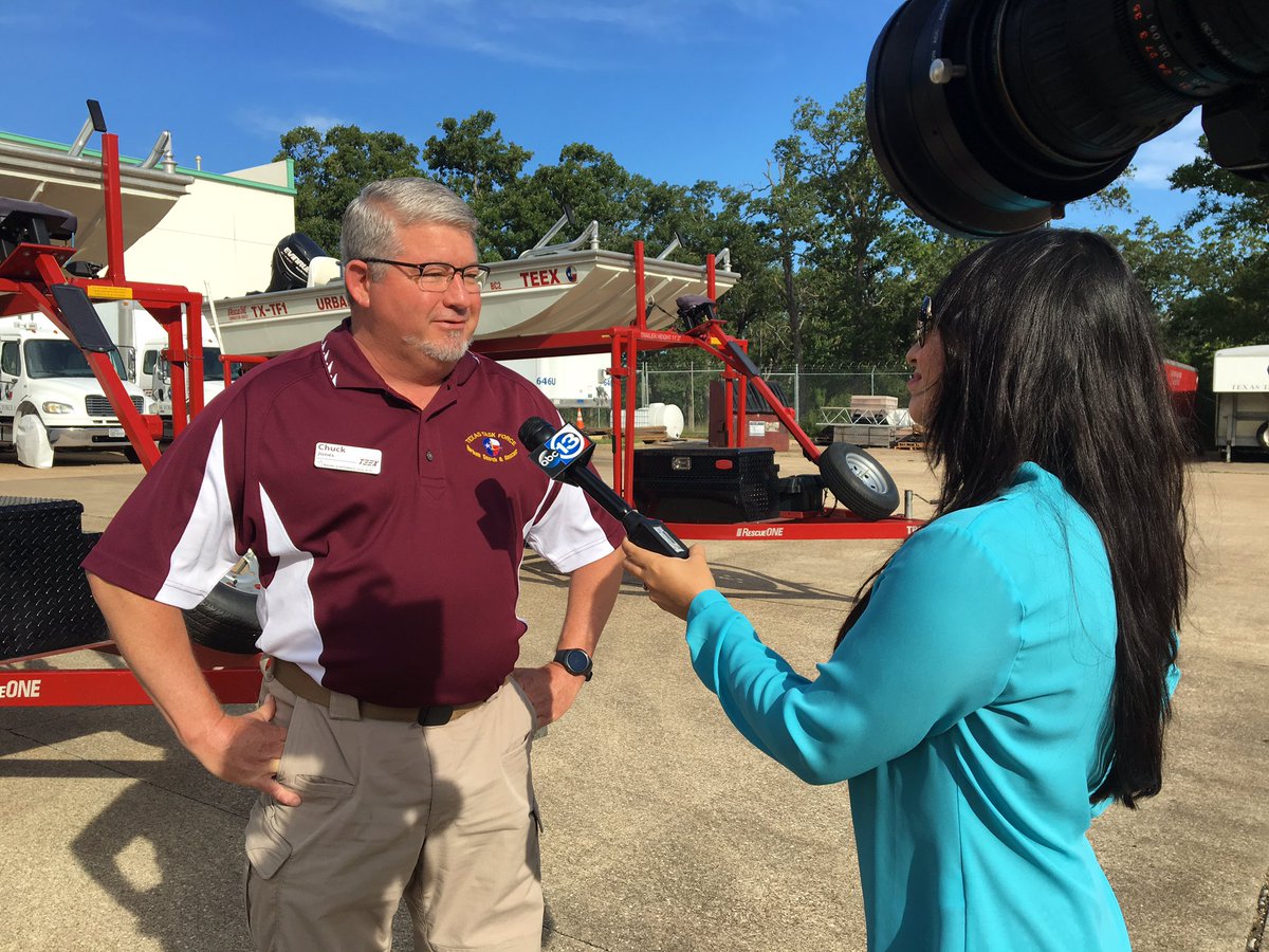 MayraABC13's tweet photo. #TexasTaskForce1 ready to send boat squads to Orange County, Galveston & other flood prone areas. @GregAbbott_TX wants to be prepared! https://t.co/EhFuaqUI4C