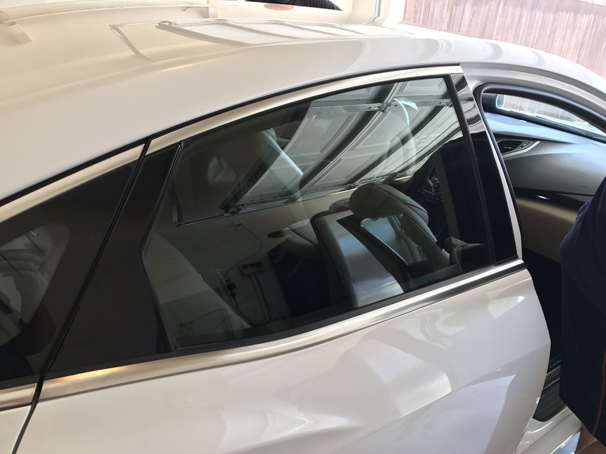 TheKingTint's tweet photo. Starting the afternoon right!!😊👍🏼 before tint #kingtint #cars https://t.co/EUaMhs4SXF