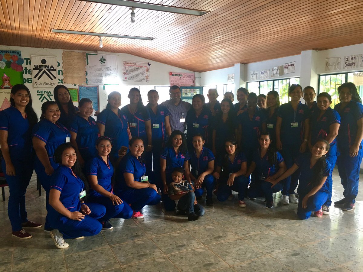 CarlosVelazSena's tweet photo. #AprendizSENAesFuturo exaltamos el empeño de nuestros aprendices en Vichada quien con su esfuerzo se superan cada día @SENAComunica https://t.co/77pDVctDFF