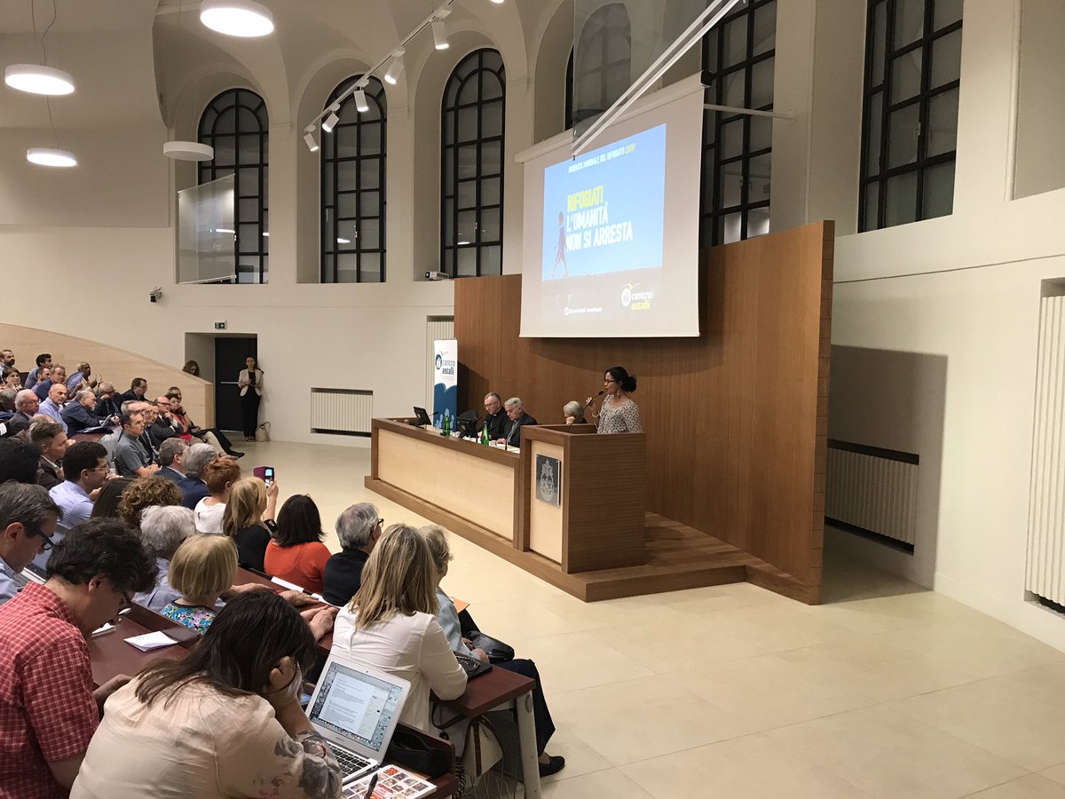 CentroAstalli's tweet photo. #Melanny il cielo è lo stesso per tutti. Il mare no, per alcuni è vita, per tantissimi altri è morte #conirifugiati #WithRefugees https://t.co/uTfnSsWgJ1