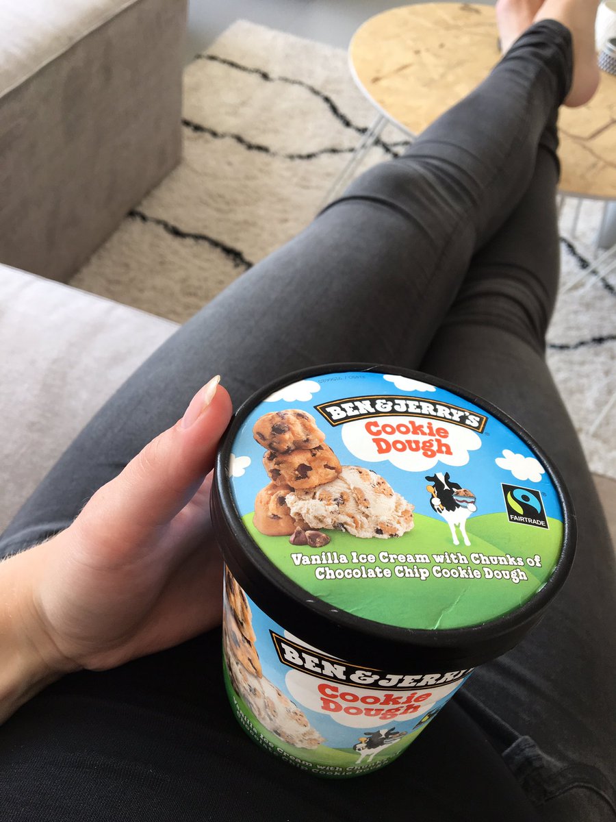 Dat je na twintig weken zwangerschap nog geen gram bent aangekomen is toch een prima excuus voor een avondje Ben&amp;Jerry's?
