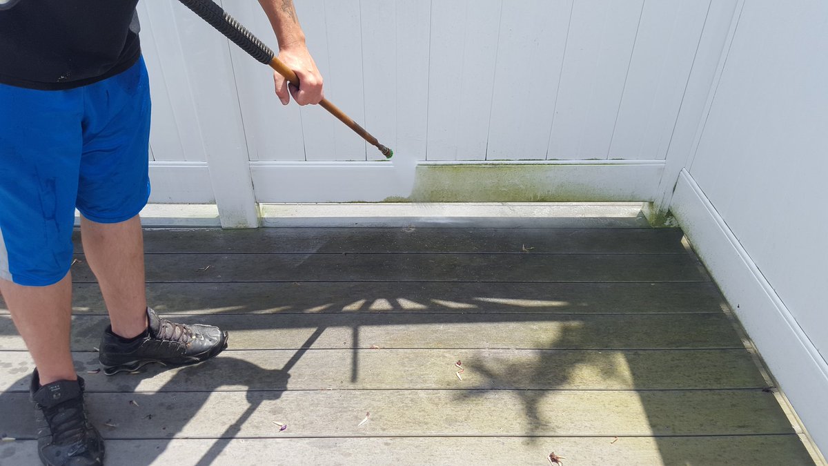 BucksCoWashing's tweet photo. #compositedeckcleaning #vinyl pressurecleaning https://t.co/EZl9xVKBiT