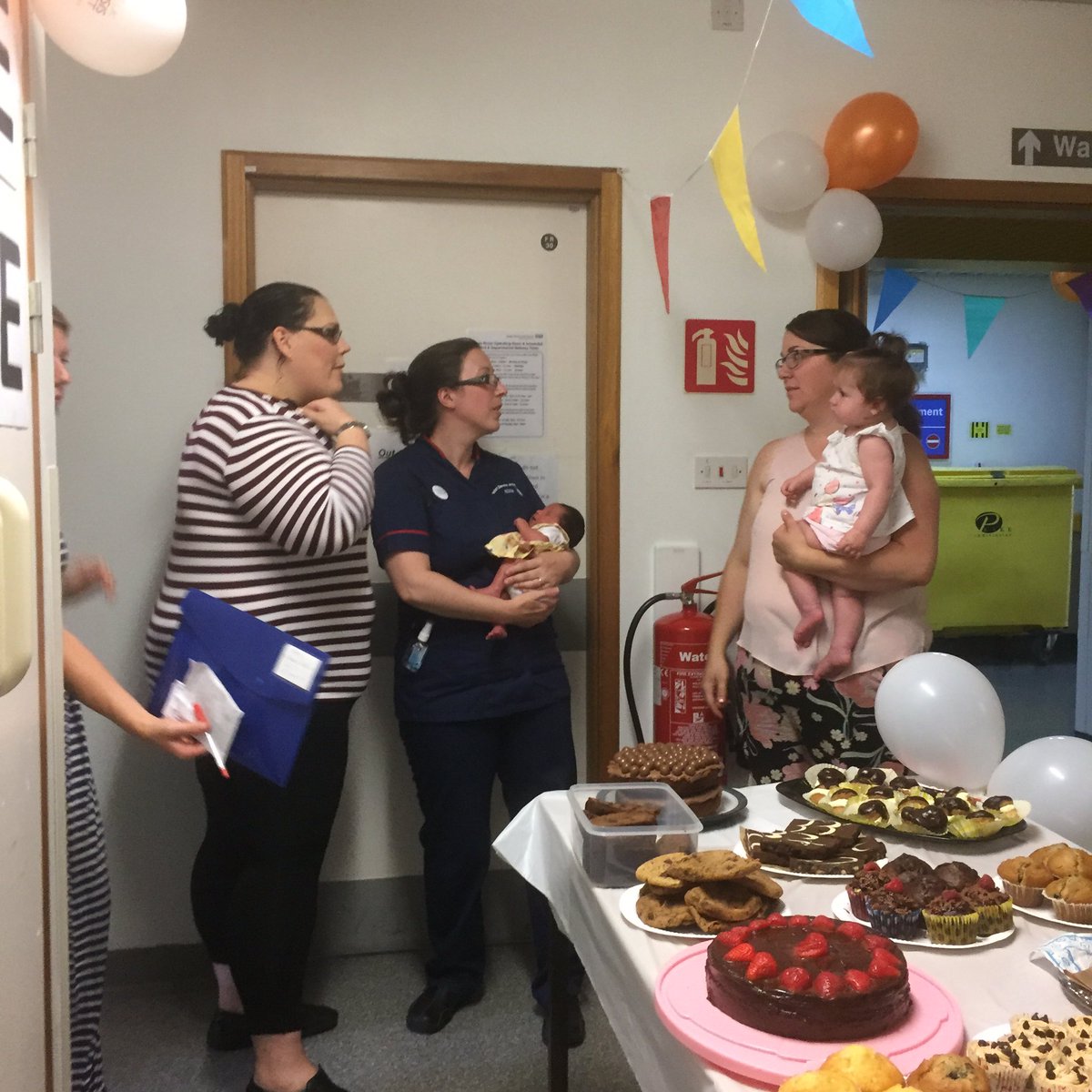 ChrisAshman4's tweet photo. #Amucan #AMUD17 busy raising £ for Sepsis UK through cake @RDEhospitals https://t.co/Ti2KazcKtd