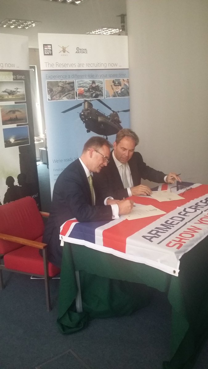 Congratulations to Aviva who today signed the Military Covenant  with Minister for Service personnel Tobias Ellwood <a href="/Tobias_Ellwood/">Tobias Ellwood</a> #Aviva