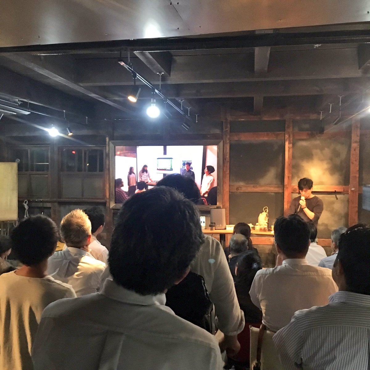 assu1029's tweet photo. Fab cafeのお話。「100年先のお弁当」とか「お店では出せないけど、シェフが作ってみたいメニュー」とか、食の切り口が斬新で面白いなあ。#MTRL #fabmeetup https://t.co/kctef9AYWM
