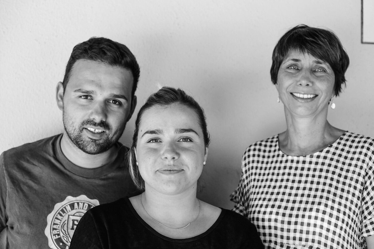 Lafourmone's tweet photo. Portrait de famille #domainelafourmone #fourmone #lafourmone #family https://t.co/Nfn3Noe2Lx