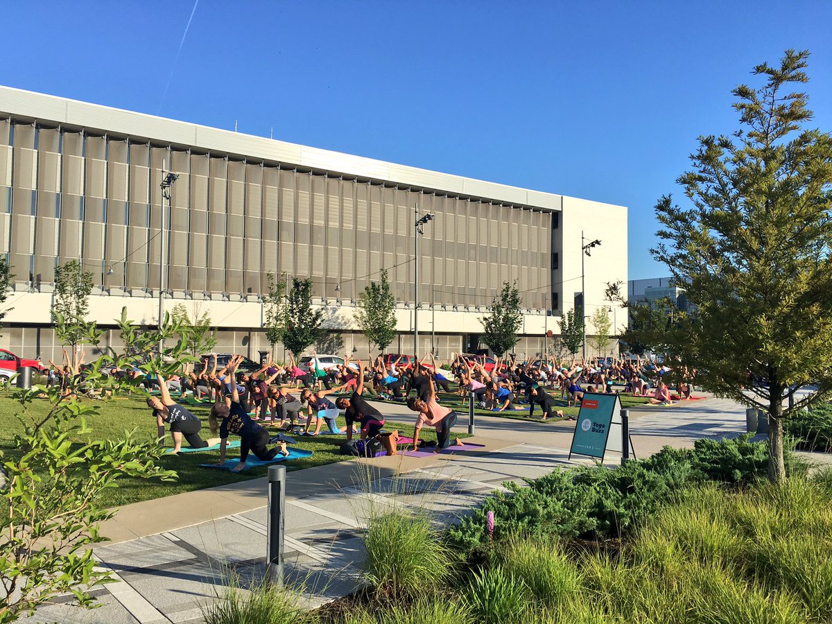 YogaBuzz's tweet photo. Kicking off #InternationalDayOfYoga with a free class in the @CortexSTL Commons followed by @ParkAveCoffee. It is a gorgeous morning! #IDY https://t.co/REH1r29VeW