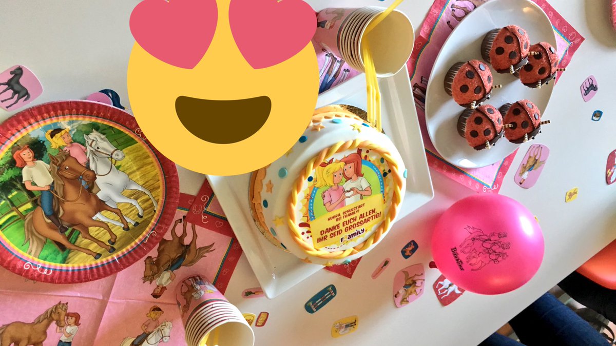 StoryDOCKS's tweet photo. Bei @framily_de feiern wir heute die tollen Schulstart Produkte - personalisierbare Countdownkalender und Schultüten z.B. mit Bibi &amp; Tina! https://t.co/ULPap6twl7