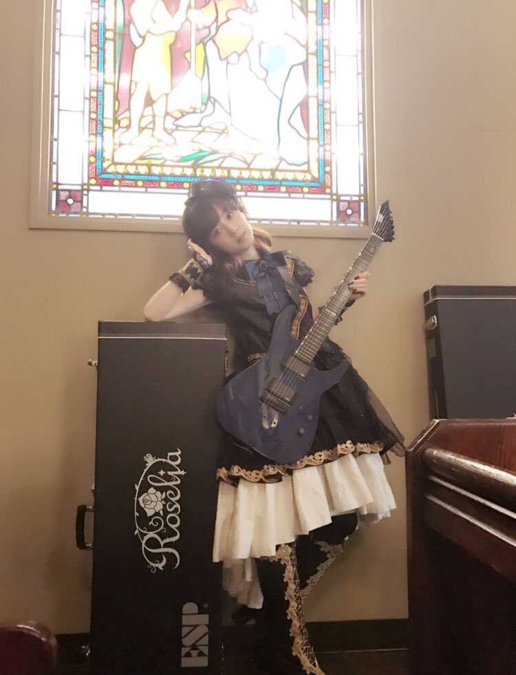 Amazon.co.jp: バンドリ Roselia 工藤晴香 複製サイン YS5